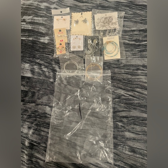 10 Piece Fashion Jewelry Gold and Silver Earring Set - Picture 2 of 2